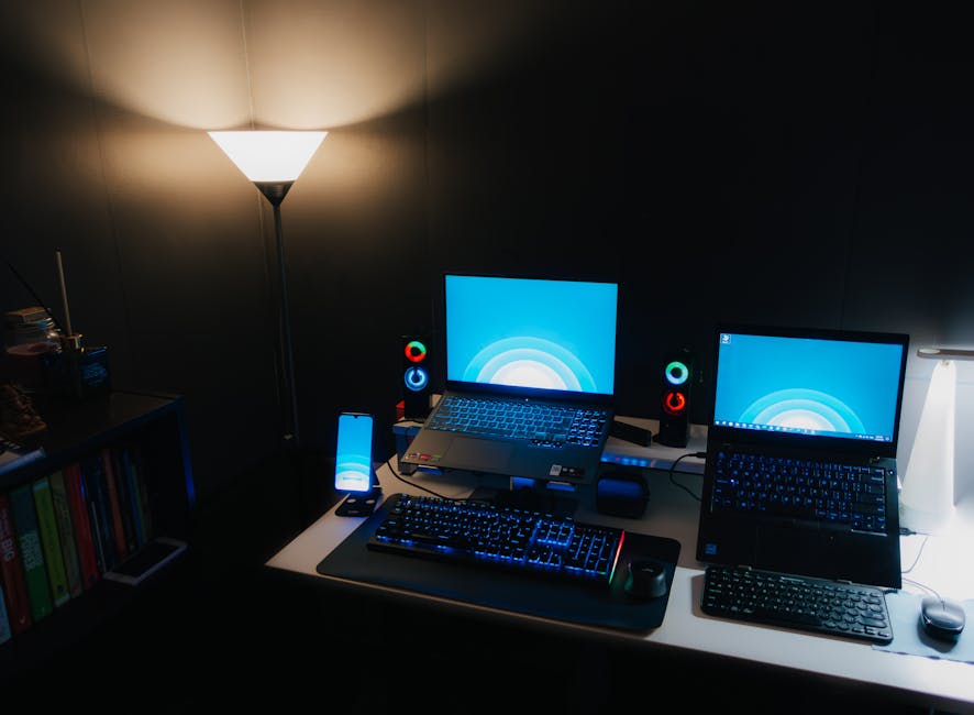 Stemgestuurde lampen verlichten zomerse tuinoptimalisatie. Stemgestuurde lampen verlichten zomerse tuinoptimalisatie.