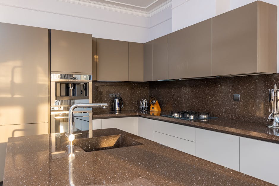 Herbruikbaar glaswerk in een moderne, eco-keuken. Herbruikbaar glaswerk in een moderne, eco-keuken.