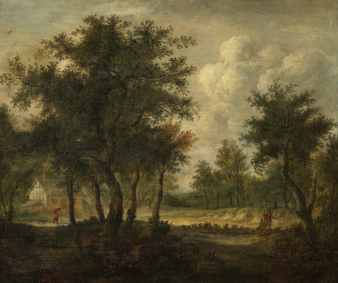 Berglandschap met kleurrijke bloemen en blauwe lucht.